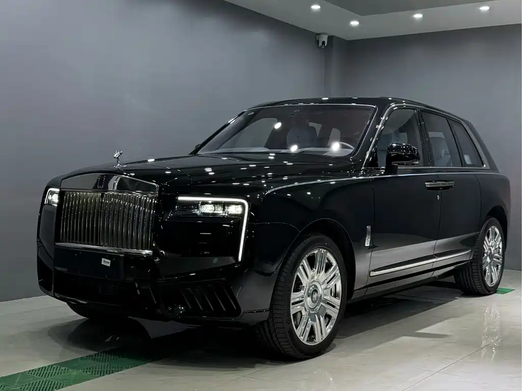 Rolls-Royce Cullinan — фото 1