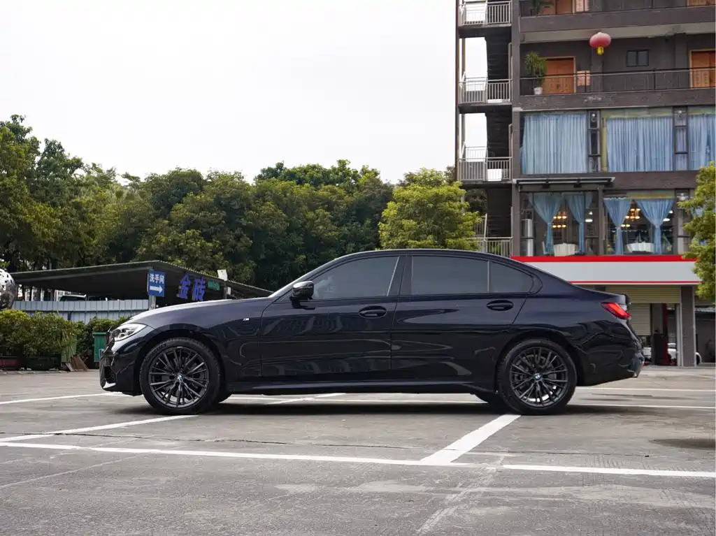 BMW 3 Series 2022