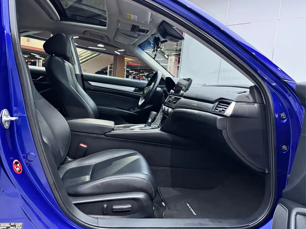 Honda Accord 2018 — фото 16