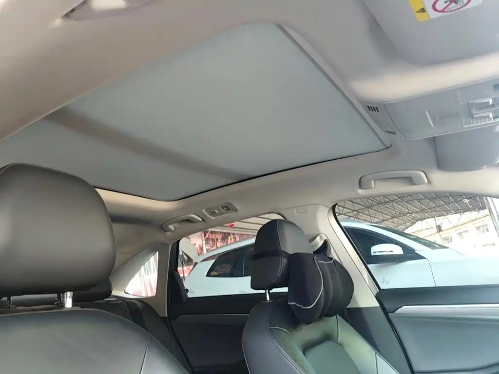 Volkswagen Sagitar 2019