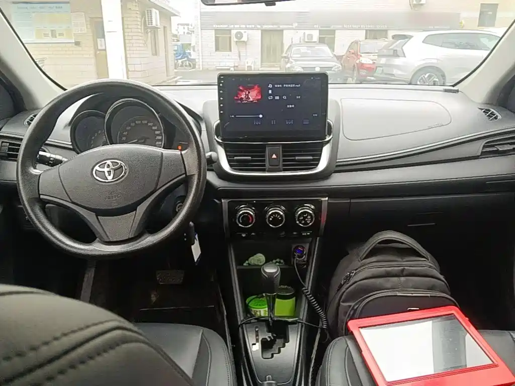 Toyota Yaris L 2021 — фото 10