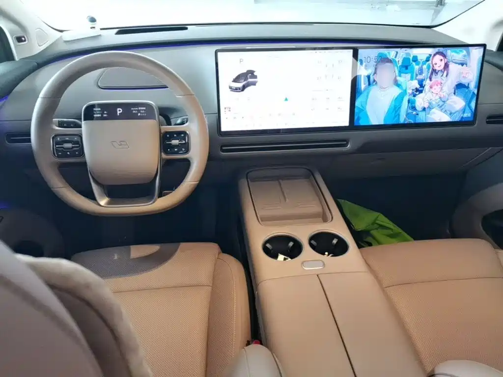 Li Auto i8 2025 — фото 10