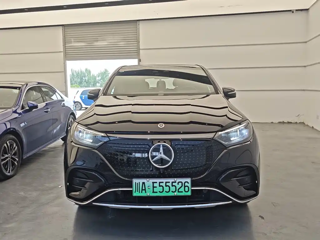 Mercedes-Benz EQE SUV 2025