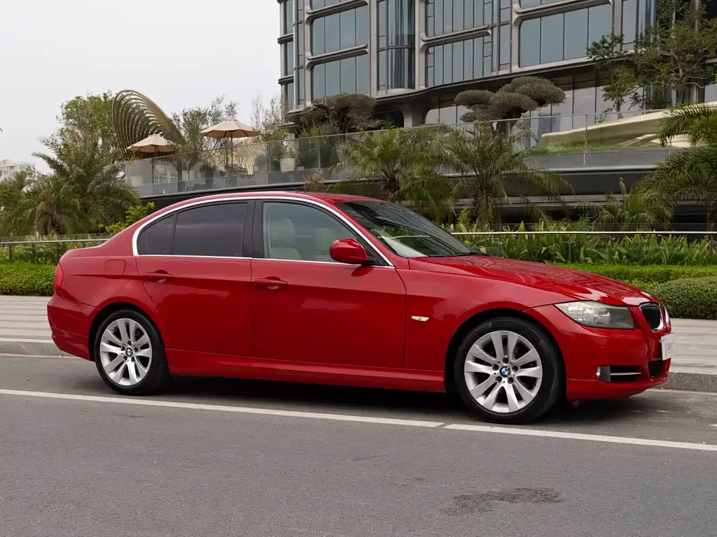 BMW 3 Series 2011 — фото 3