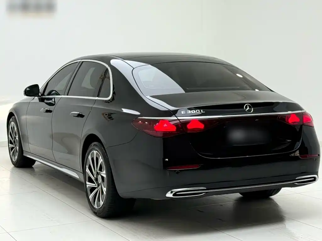 Mercedes-Benz E-Class 2024