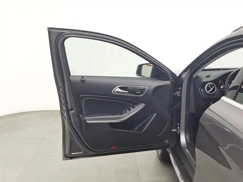 Mercedes-Benz GLA 2016 — фото 8