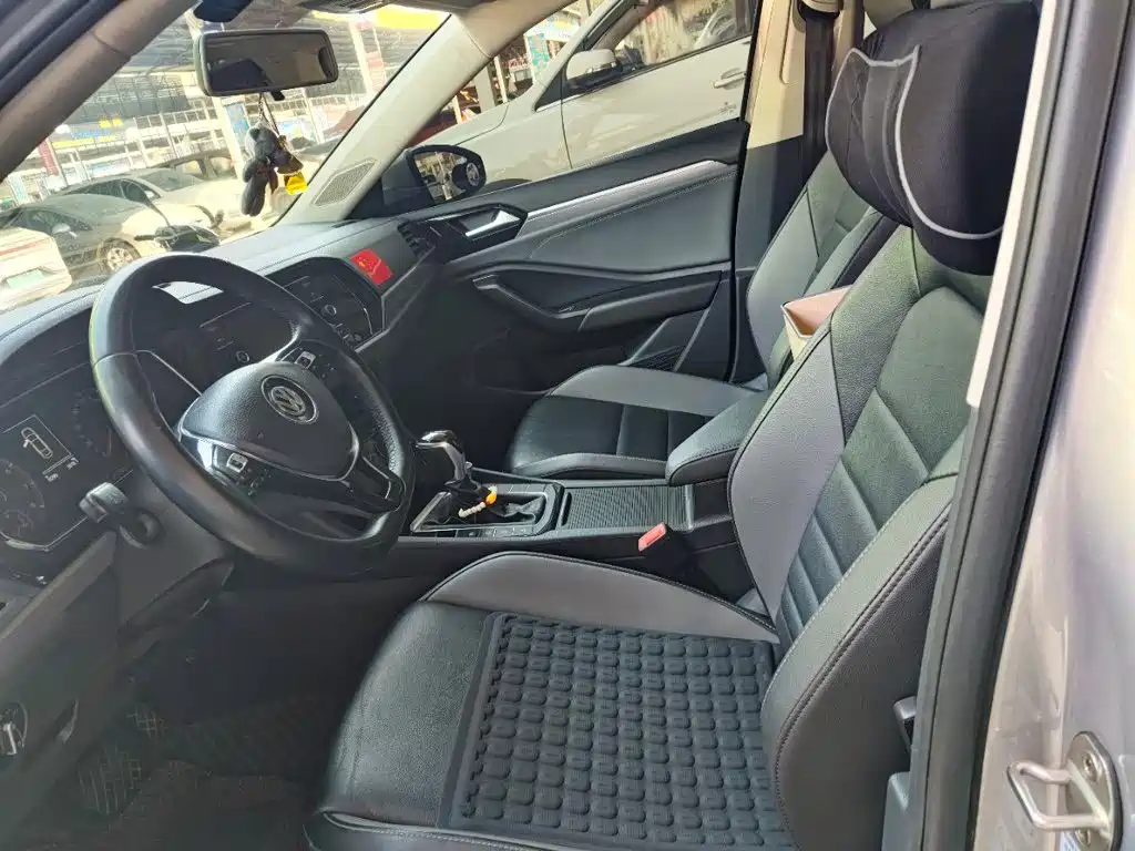 Volkswagen Sagitar 2019