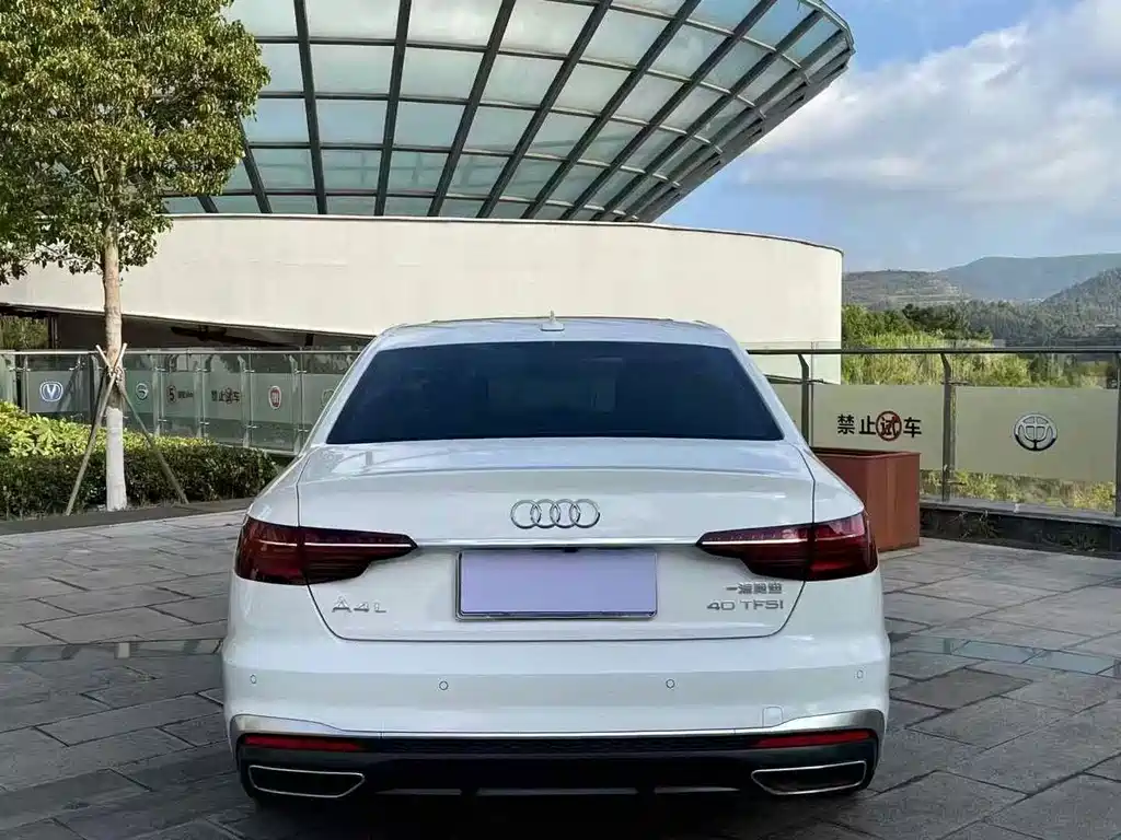 Audi A4L 2020 — фото 8