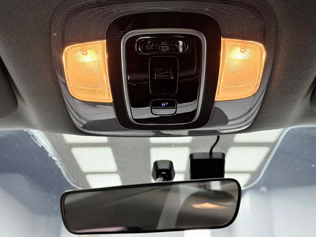Hyundai Elantra 2023 — фото 21