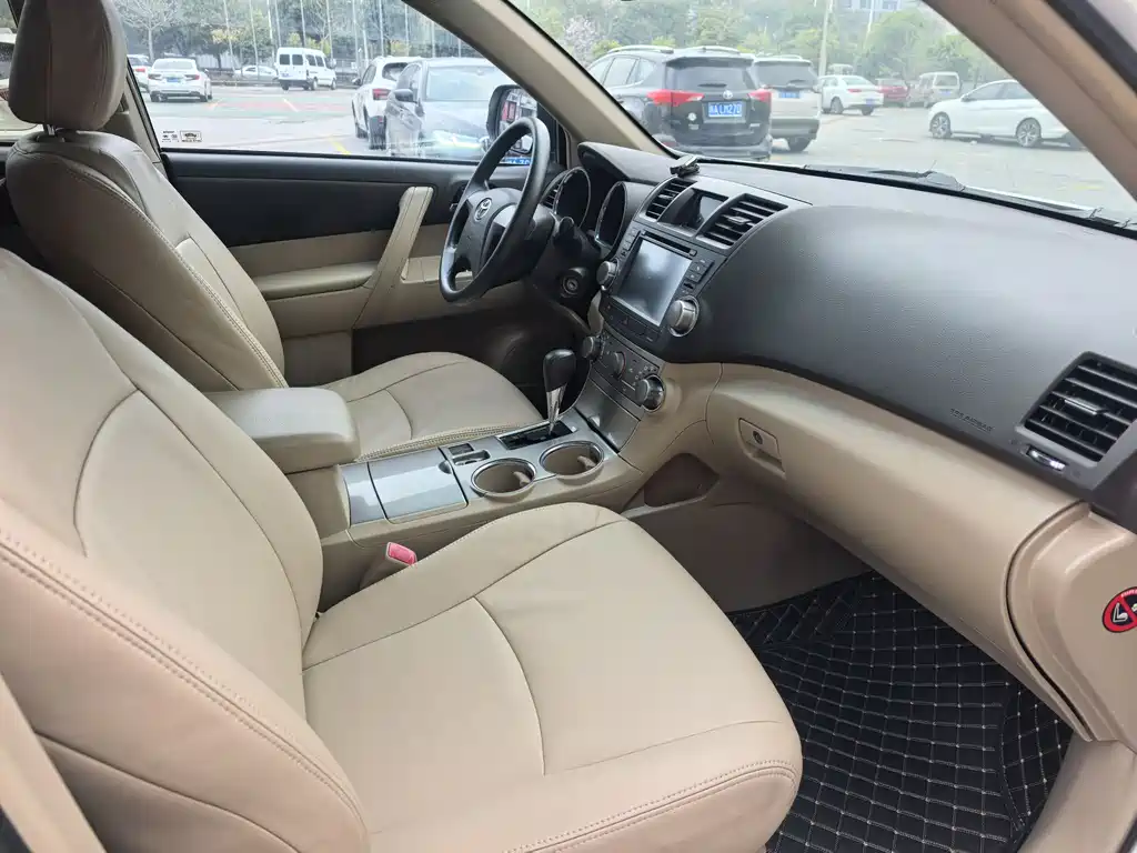 Toyota Highlander 2014 — фото 10