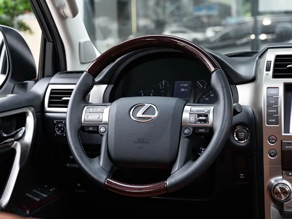 Lexus GX 2017 — фото 15