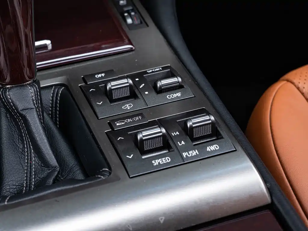 Lexus GX 2017 — фото 19