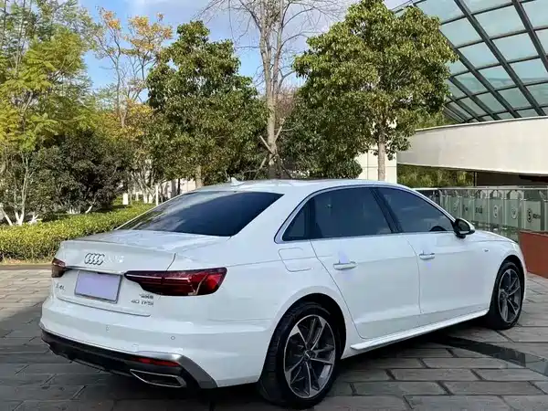 Audi A4L 2020