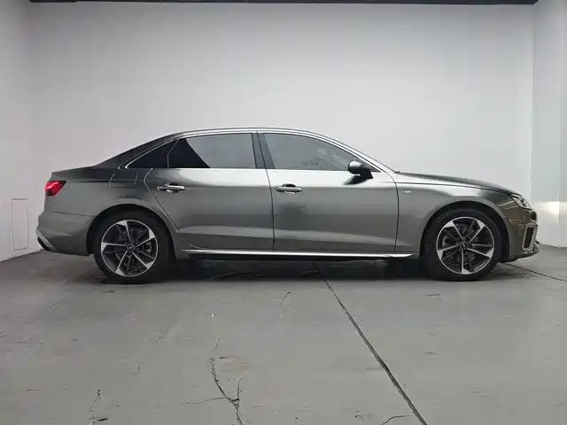 Audi A4L 2023 — фото 10