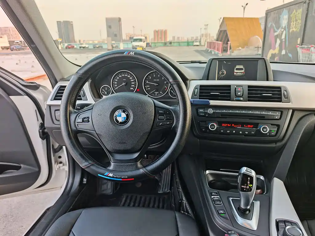 BMW 3 Series 2015 — фото 12