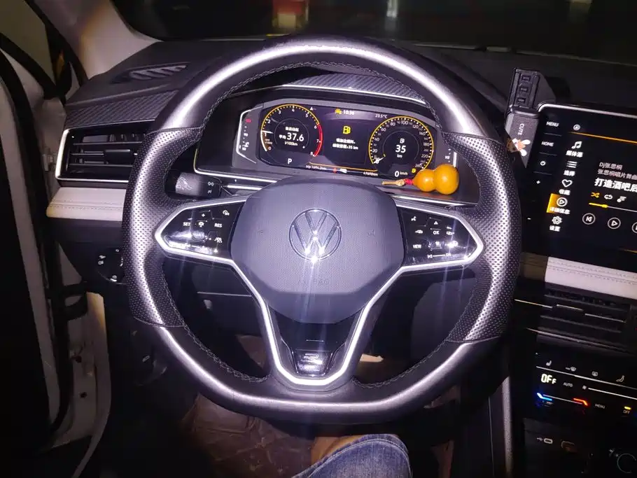 Volkswagen Tiguan L 2023 — фото 15