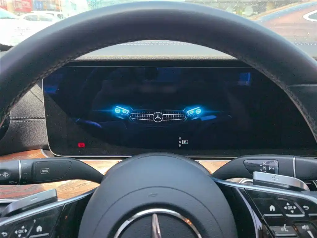 Mercedes-Benz E-Class 2022 — фото 4