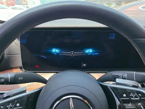 Mercedes-Benz E-Class 2022