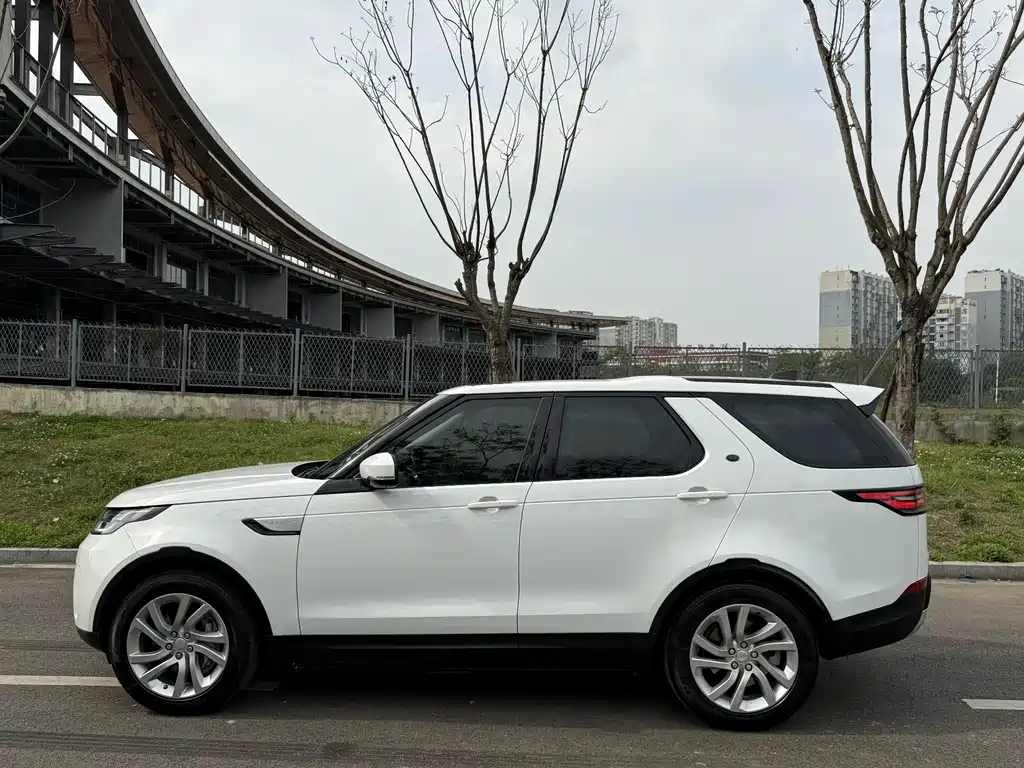 Land Rover Discovery 2018 — фото 10