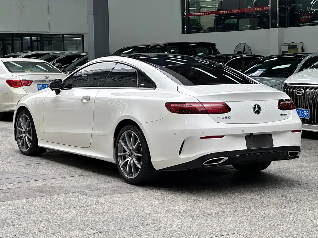 Mercedes-Benz E-Class 2022 — фото 12