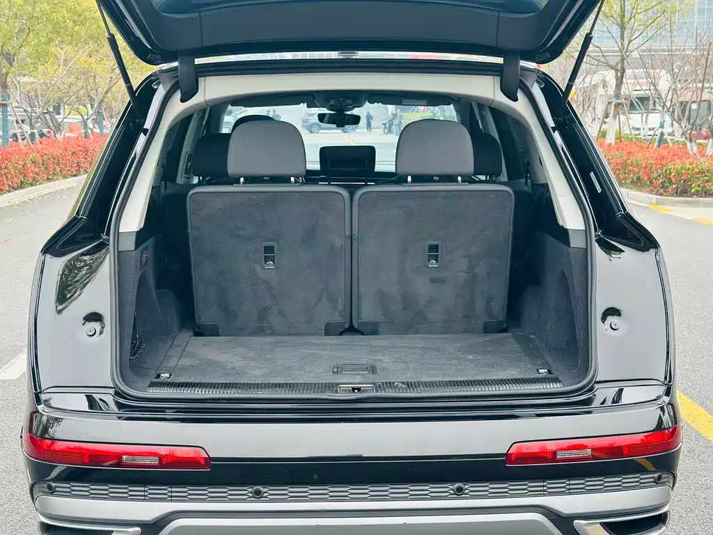 Audi Q7 2024 — фото 10