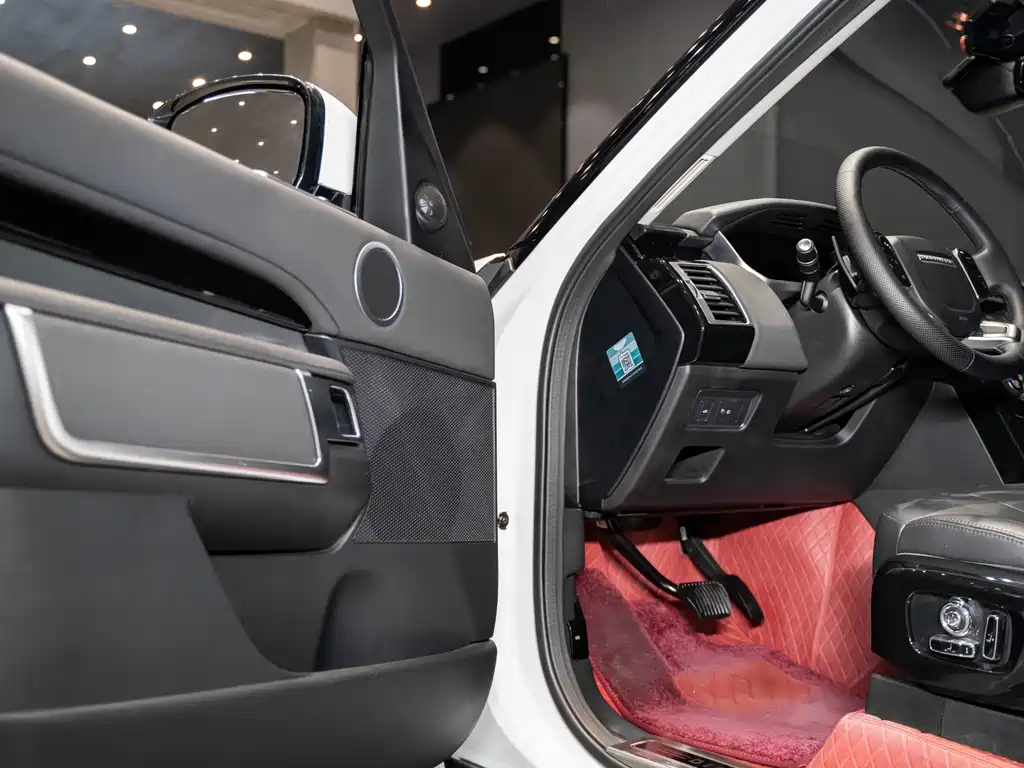 Land Rover Discovery 2019 — фото 14