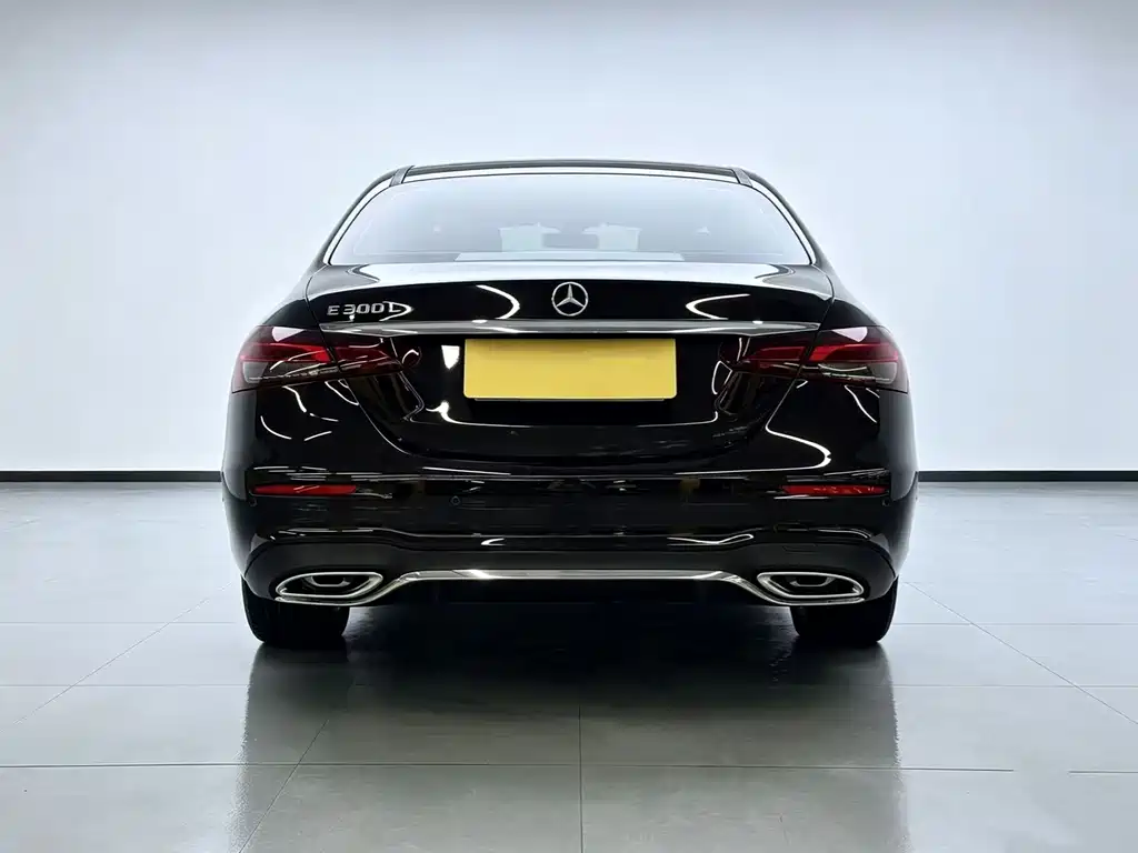 Mercedes-Benz E-Class 2023 — фото 5