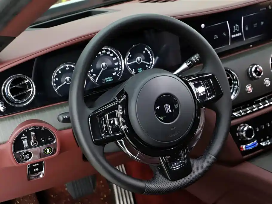 Rolls-Royce Ghost 2021 — фото 13