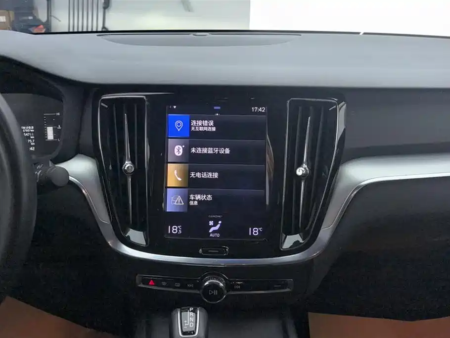 Volvo S60 2021 — фото 13
