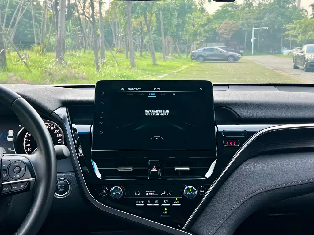Toyota Camry 2021 — фото 13