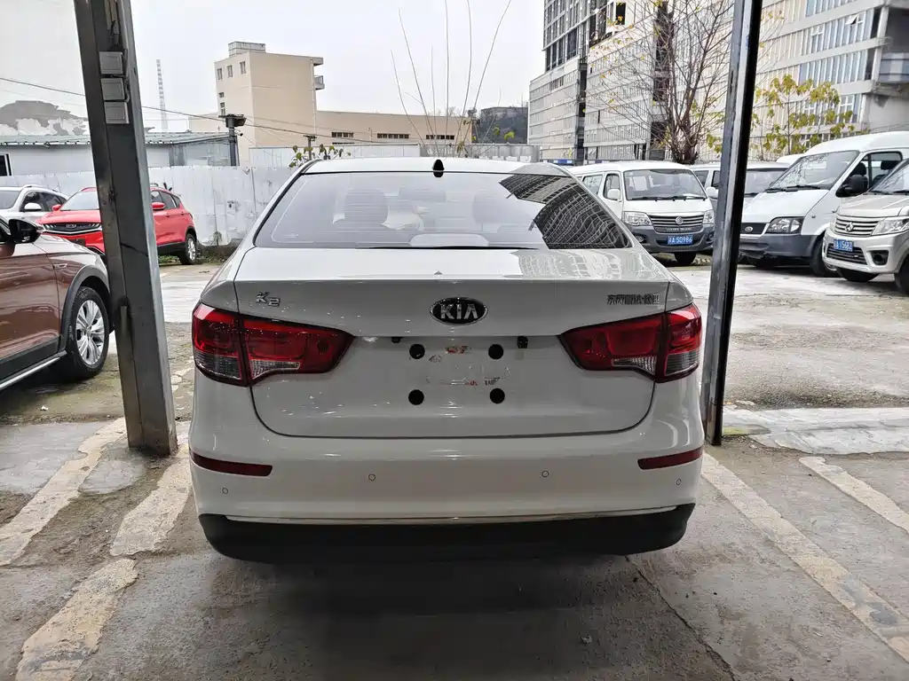 Kia K2 2016 — фото 10