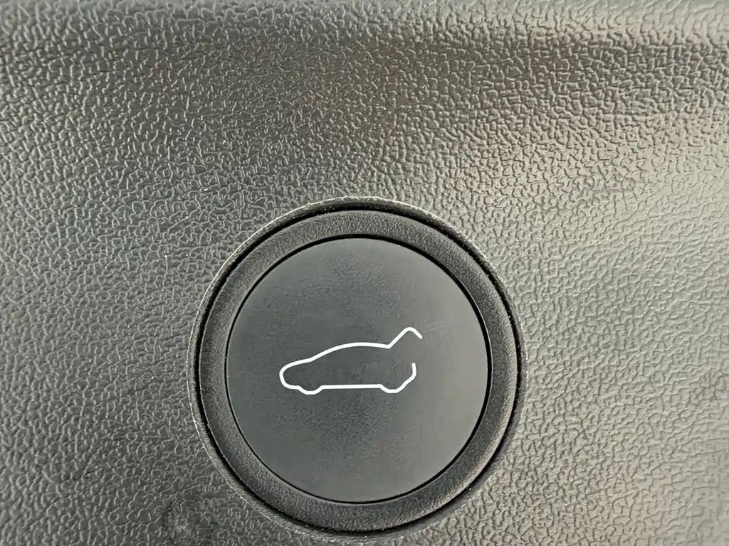 Tesla Model Y 2023 — фото 11