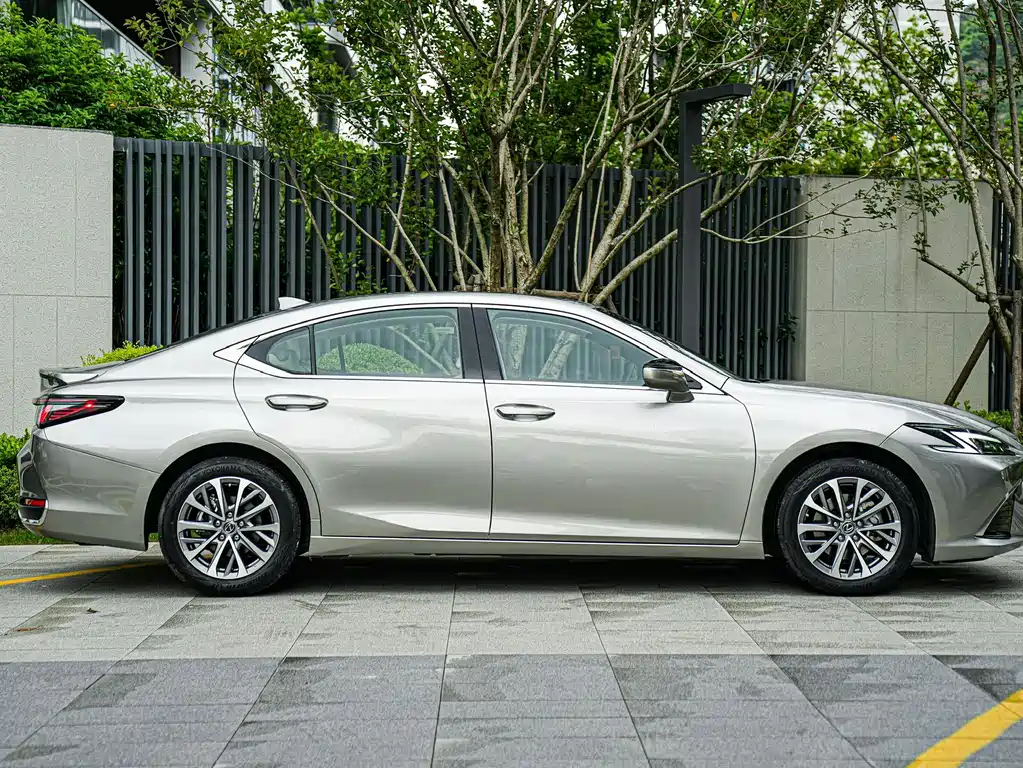 Lexus ES 2025 — фото 7