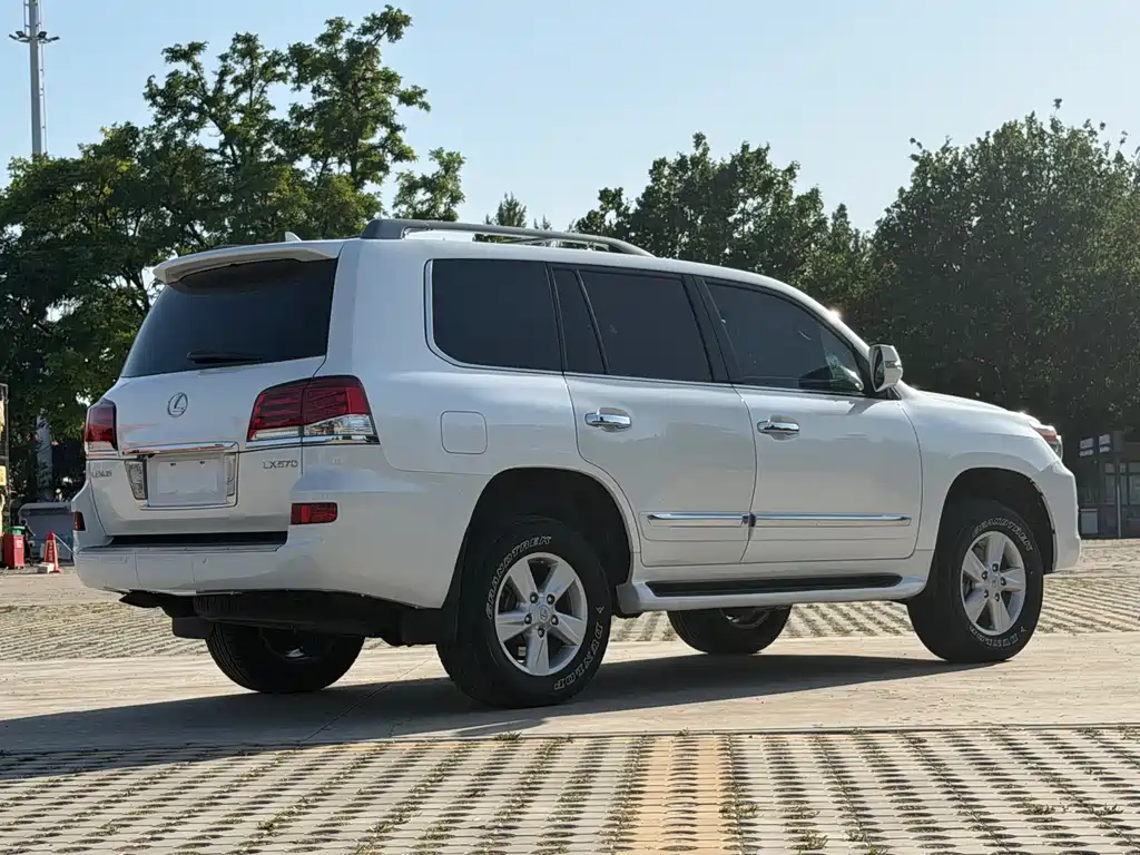 Lexus LX 2015 — фото 6