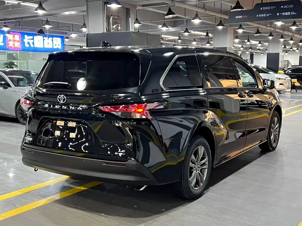 Toyota Sienna 2026