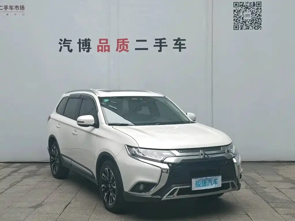 Mitsubishi Outlander 2019 — фото 3