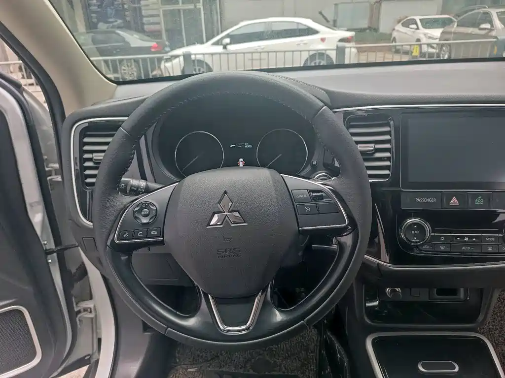 Mitsubishi Outlander 2019 — фото 14
