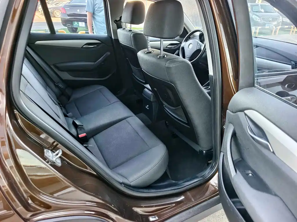 BMW X1 2012 — фото 13
