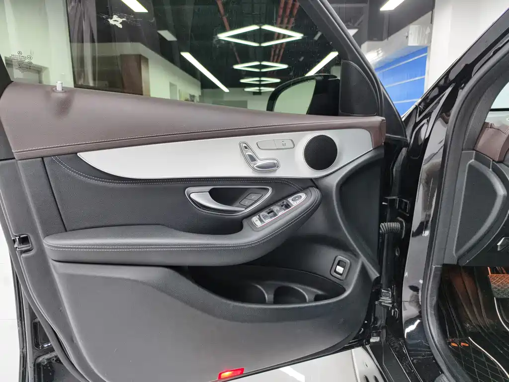 Mercedes-Benz GLC 2020 — фото 11