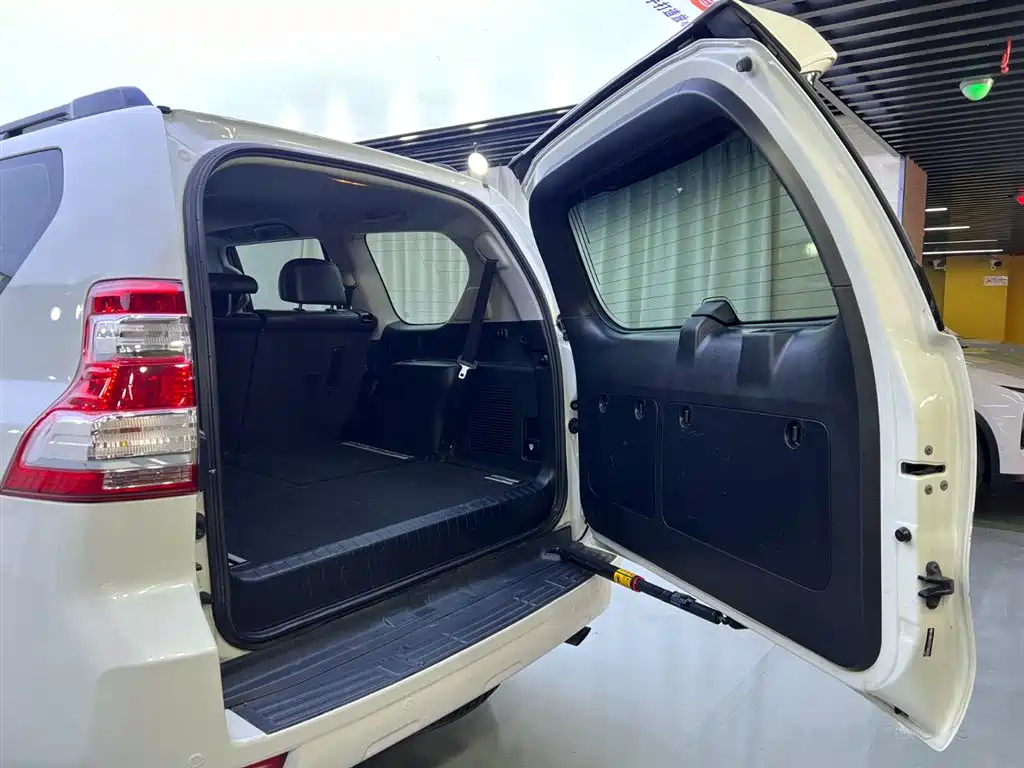 Toyota Prado 2015 — фото 30