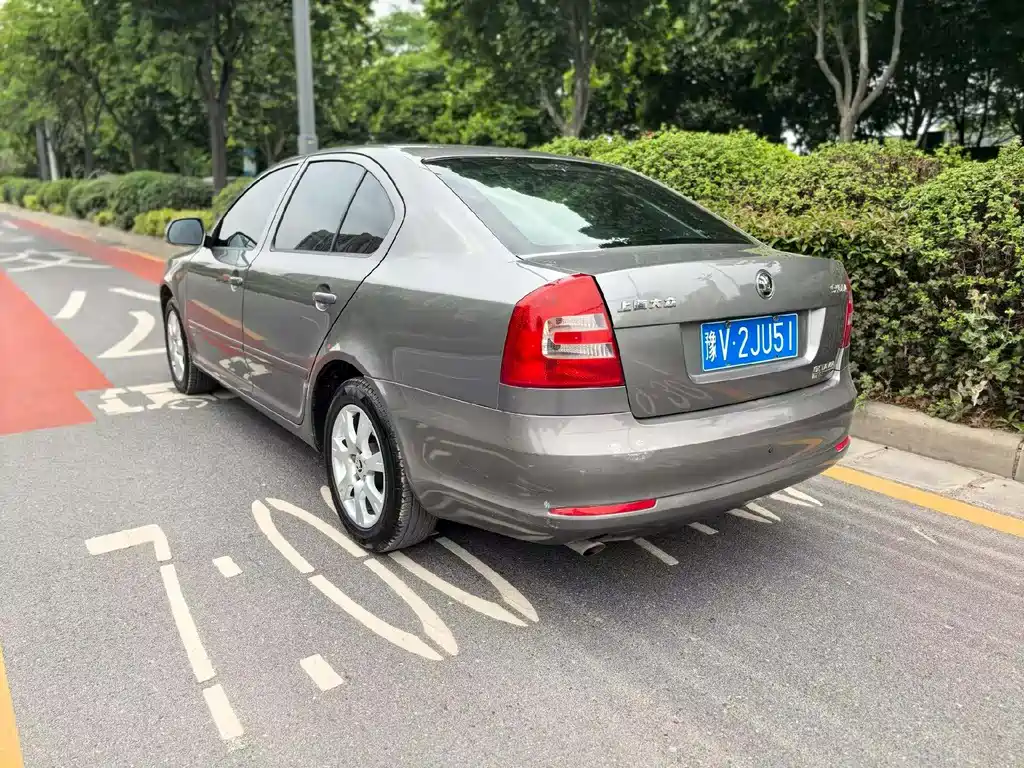 Skoda Octavia 2015 — фото 9