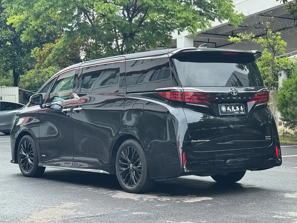Toyota Alphard 2023