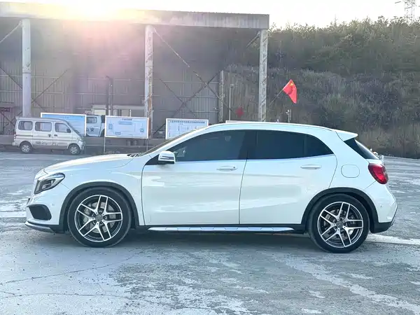 Mercedes-Benz GLA AMG 2015