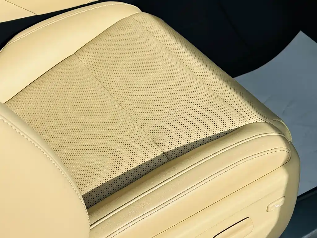 Toyota Alphard 2023 — фото 33