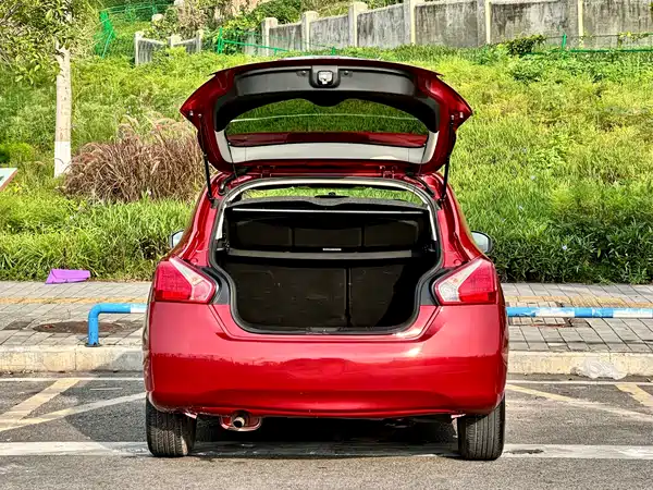 Nissan Tiida 2011