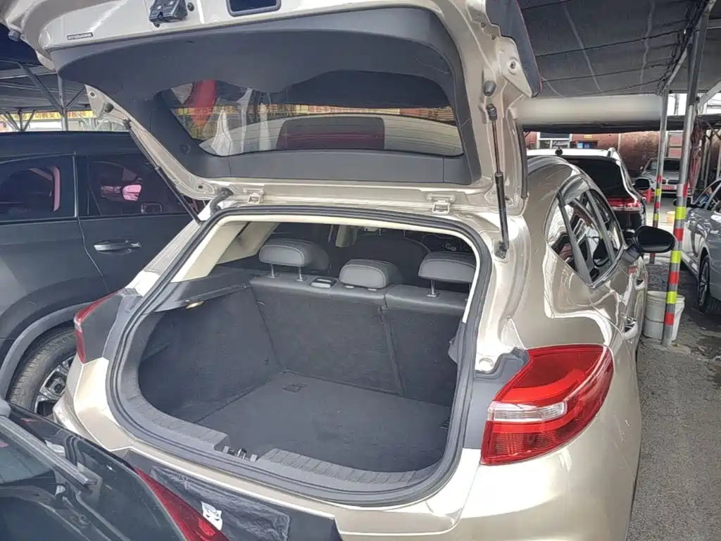 Geely Emgrand GS 2018 — фото 19