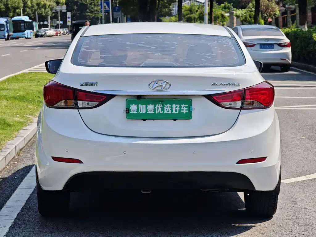 Hyundai Elantra 2016
