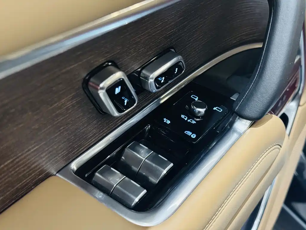 Land Rover Range Rover 2025 — фото 15