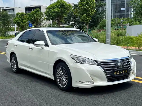 Toyota Crown 2017