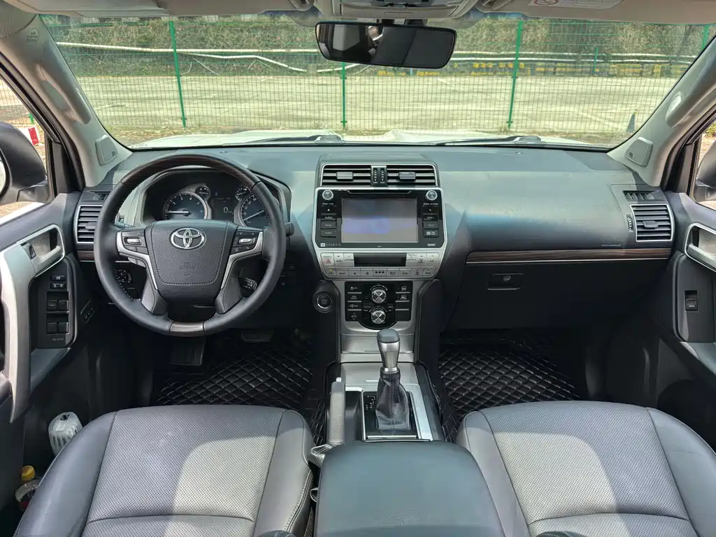 Toyota Prado 2018 — фото 13